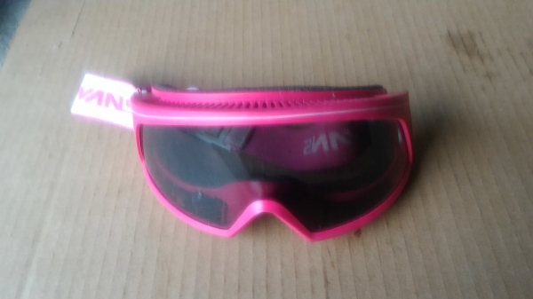 (แบบที่ 4 ) แว่นตาสปอตกรองแสง กันลม และป้องกันอุบัติเหตุกับดวง ตาจากญี่ปุ่น SWANS สีชมพูเนื้อเลนส์กรองแสง สวยใส่เล่นขี่มอเตอร์ไซค์หรือเล่นกีฬา จัดส่งให้ฟรีทั่วประเทศ