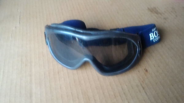 (แบบที่ 5 ) แว่นตาสปอตกรองแสง กันลม และป้องกันอุบัติเหตุกับดวง ตาจากญี่ปุ่น SANTORY สีดำเนื้อเลนส์กรองแสง สวยใส่เล่นขี่มอเตอร์ไซค์