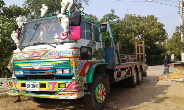 ขายรถเทรลเลอร์ 2เพลา เครื่อง195แรง พ.เพาเวอร์ เบรกทิฟฟี่ มีบันไดขั้นรถเกี่ยว ขึ้นPC200ได้สบาย เอกสารพร้อมโอน สนใจโทร 090-8588220คุณนะ 093-3258446คุณบิว หรือเข้าดูสินค้าอื่นๆได้ที่ www.truck.in.th/498 หรือเพจFacebook ณรงค์ ซื้อขายรถมือสอง (เว็บไซต์ส่วนตัว)