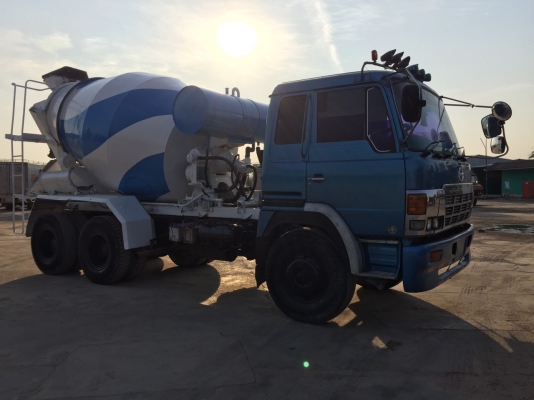 ขาย รถโม่ 10 ล้อ hino 10 น็อตรุ่นใหม่ โม่ 7 คิว