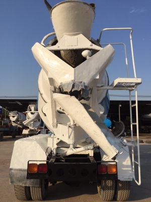 ขาย รถโม่ 10 ล้อ hino 10 น็อตรุ่นใหม่ โม่ 7 คิว