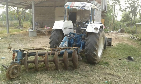 ขายรถไถ FORD 6600 เครื่องT5 อุปกรณ์ ดันหน้า ผานหลัง สภาพสวยพร้อมใช้งาน เอกสารพร้อมโอน สนใจโทร 090-8588220คุณนะ 093-3258446คุณบิว หรือเข้าดูสินค้าอื่นๆได้ที่ www.truck.in.th/498 หรือเพจFacebook ณรงค์ ซื้อขายรถมือสอง (เว็บไซต์ส่วนตัว) หรือFacebook คุณนะ รถบ