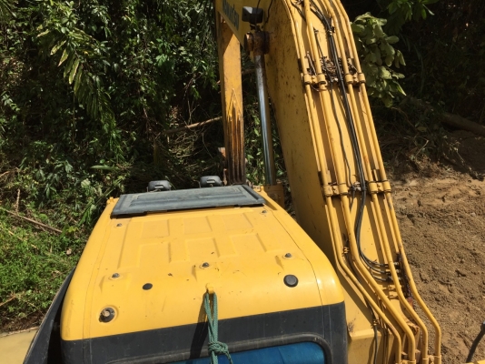 ขายรถแบคโฮ KOMATSU PC200-7 เอกสารเล่มทะเบียน 6000 ชม.ราคา 1800000