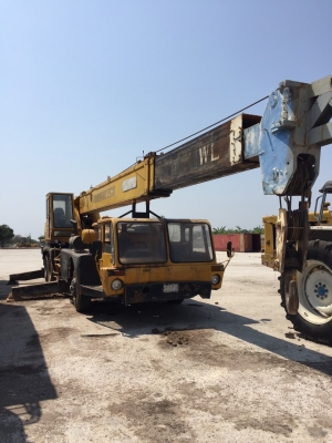 รถเคนทานาโด้ 28 ตัน สภาพพร้อมใช้ปั้ม 3 ตอน พร้อมทะเบียนป้ายเล็ก