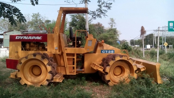 รถบดล้อหนาม 4 ล้อ DYNAPAC CT-25 เอกสารเล่มทะเบียน 2 เพลา เลี้ยวเอวอ่อน ราคา 1550000