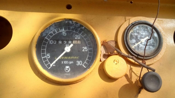 รถบดล้อหนาม 4 ล้อ DYNAPAC CT-25 เอกสารเล่มทะเบียน 2 เพลา เลี้ยวเอวอ่อน ราคา 1550000