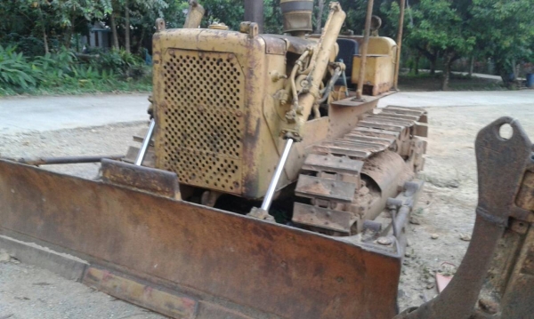 ขายรถแทรคเตอร์ CAT D4D ตีนตะขาบ 2 คันขายเหมา 300000