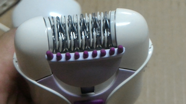 เครื่องกำจัดขน PHILIPS  รุ่น SENSITIVE  จากญี่ปุ่น ครบชุดทำงานเการทำงานเงียบ