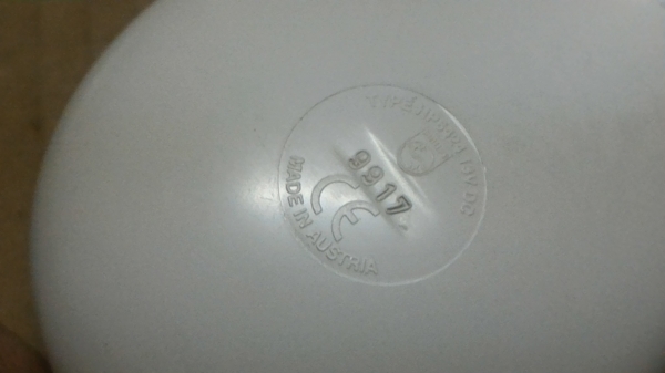 เครื่องกำจัดขน PHILIPS  รุ่น SENSITIVE  จากญี่ปุ่น ครบชุดทำงานเการทำงานเงียบ