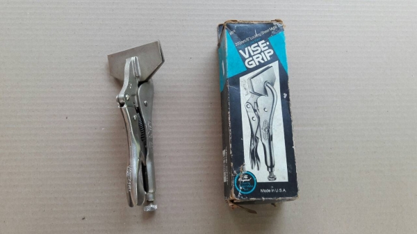 ขายคีมล็อคปากแบน VISE GRIP 8R MADE IN USA.