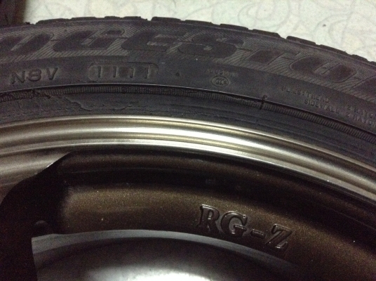 แม็กRgzขอบ18นิ้วกว้าง8นิ้วพร้อมยาง225/45/18มีแค่คู่เดียวนะครับ