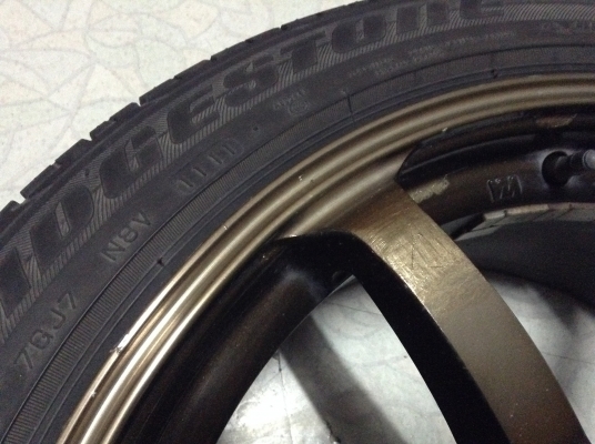 แม็กRgzขอบ18นิ้วกว้าง8นิ้วพร้อมยาง225/45/18มีแค่คู่เดียวนะครับ