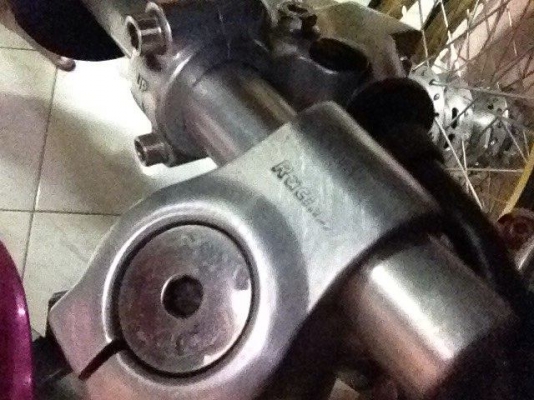 ขายแฮนด์จับโช๊คracingแท้ สภาพดี ราคา750บาท โทร0924462525โส กทม