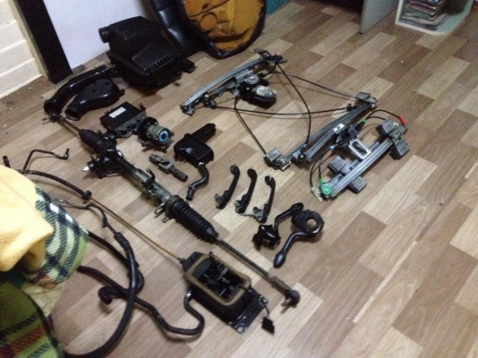 ขายอะไหล่ โฟล์ค เวนโต้ 1มือจับเปิดประตูตัวนอก สำหรับรถโฟล์คกอล์ฟ เวนโต้ ราคา 350บาท 2ชุดรางมอเตอร์กระจกไฟฟ้า โฟล์ค เวนโต้ ข้างละ1250บาท 3ชุดรางกระจกมือหมุน โฟล์คเวนโต้ ข้างละ500บาท 4ก้านไฟ้เลี้ยว กับ ก้านปัดน้ำฝน โฟล์ค เวนโต้ ข้างละ350บาท 5กล่องเกียร์ออโต