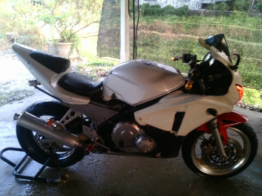 ขายCB1 400cc แฟริ่งcbr1000 สำเนาทะเบียนแท้ ต่อ พรบได้ ระบบไฟติดหมด รถจอดนาน ไปล้างคาบูครับ เก็บงานสี ขายตามสภาพ 29000 บาท ขายCB1 400cc แฟริ่งcbr1000 สำเนาทะเบียนแท้ ต่อ พรบได้ ระบบไฟติดหมด รถจอดนาน ไปล้างคาบูครับ เก็บงานสี ขายตามสภาพ 29000 บาท