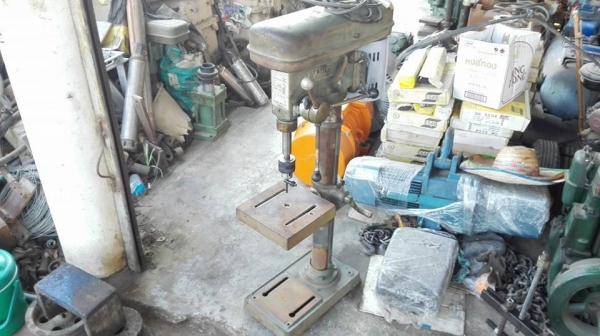 *** SOLD *** เจาะคิงส์ KING Taiwan ขนาดกลาง ใช้ไฟบ้าน 220V. โต้ะสวย คอแน่น เดิมๆ พร้อมใช้งาน!!