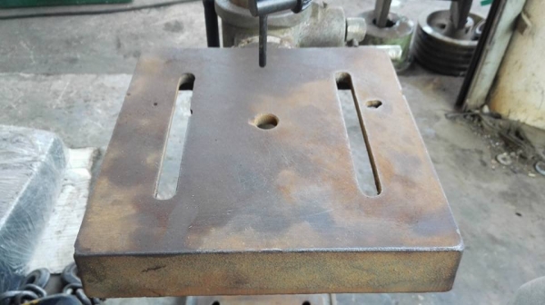 *** SOLD *** เจาะคิงส์ KING Taiwan ขนาดกลาง ใช้ไฟบ้าน 220V. โต้ะสวย คอแน่น เดิมๆ พร้อมใช้งาน!!