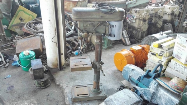 *** SOLD *** เจาะคิงส์ KING Taiwan ขนาดกลาง ใช้ไฟบ้าน 220V. โต้ะสวย คอแน่น เดิมๆ พร้อมใช้งาน!!