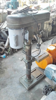 *** SOLD *** เจาะคิงส์ KING Taiwan ขนาดกลาง ใช้ไฟบ้าน 220V. โต้ะสวย คอแน่น เดิมๆ พร้อมใช้งาน!!