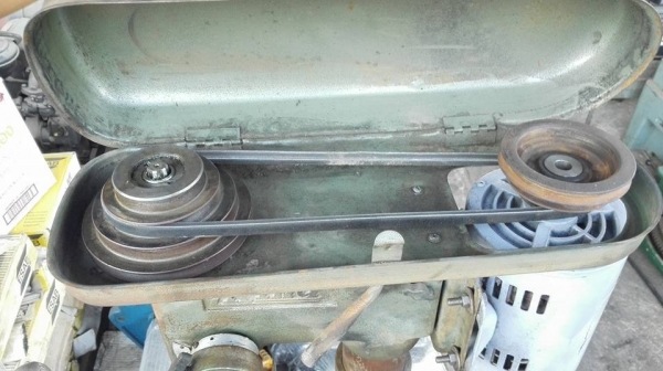 *** SOLD *** เจาะคิงส์ KING Taiwan ขนาดกลาง ใช้ไฟบ้าน 220V. โต้ะสวย คอแน่น เดิมๆ พร้อมใช้งาน!!