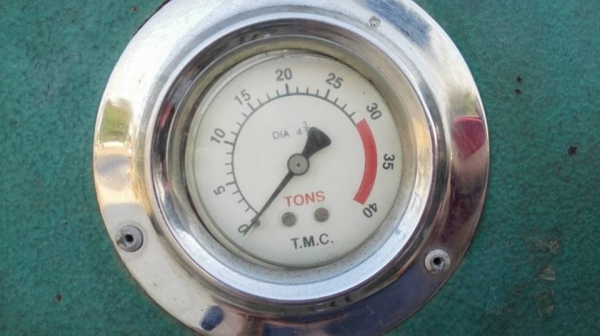 *** SOLD *** แท่นอัด TMC ขนาด 30 ตัน. สภาพเดิมๆแม่แรงดี กำลังอัดยังแน่น ไม่ทำสี พร้อมใช้งาน!!