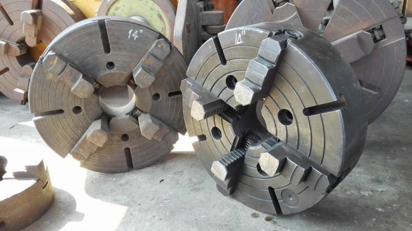 ** เหลือ 1 ตัว!! ** สี่จับอิสระ ขนาด 14" มา 2 ตัว ราคา 5,500- จัดส่งฟรีทั่วประเทศ!!