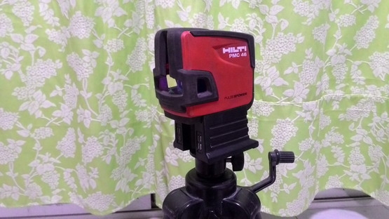 เครื่องวัดระดับเลเซอร์ ฮิลติ หาแนวระดับได้ทั้งแนวระดับ แนวดิ่ง และมุม เครื่องวัดระดับเลเซอร์ ฮิลติ หาแนวระดับได้ทั้งแนวระดับ แนวดิ่ง และมุม