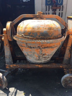 โม่ผสมคอนกรีตมือสอง สภาพดีสวยเหล็กดีสีเดิมมีของแล้วครับ