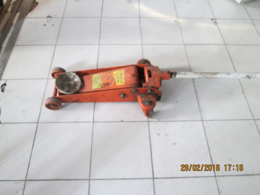 ขอขอบคุณน้องนพดลและพี่เสือครับ  ขายถูกครับ  ตามสภาพเลยครับ  ราคา800บาท  ต้องช่อมครับ