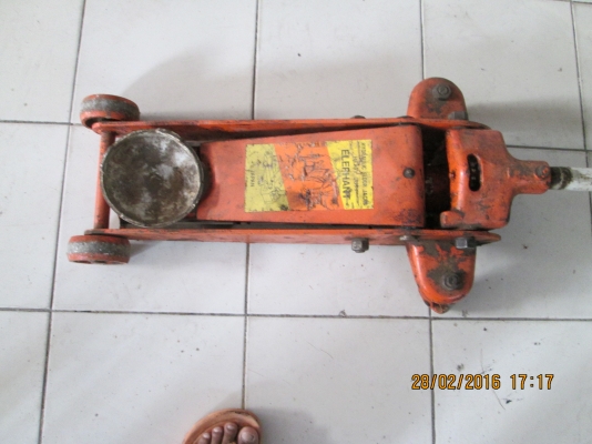 ขอขอบคุณน้องนพดลและพี่เสือครับ  ขายถูกครับ  ตามสภาพเลยครับ  ราคา800บาท  ต้องช่อมครับ