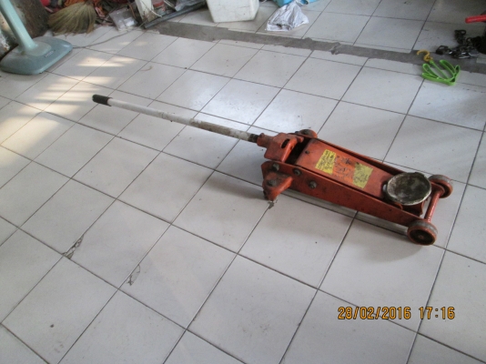 ขอขอบคุณน้องนพดลและพี่เสือครับ  ขายถูกครับ  ตามสภาพเลยครับ  ราคา800บาท  ต้องช่อมครับ