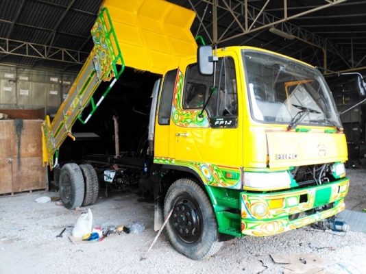 ขายรถบรรทุกหกล้อดั้มฮีโน่FF1J รถห้าง เครื่อง JO8C- 220 เเรงม้า เครื่องแน่นดี