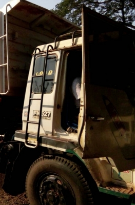 สิบล้อ มิตซู ไอ้หลง FN527 TD28&times;&times;&times; 6D16-195โบว์ 2เพา เกียร์10สปีส ดั้มสามมิต สภาพดีสวยเดิมๆพร้อมใช้งาน ทะเบียนพร้อมโอน ราคา 735,000บ ครับ