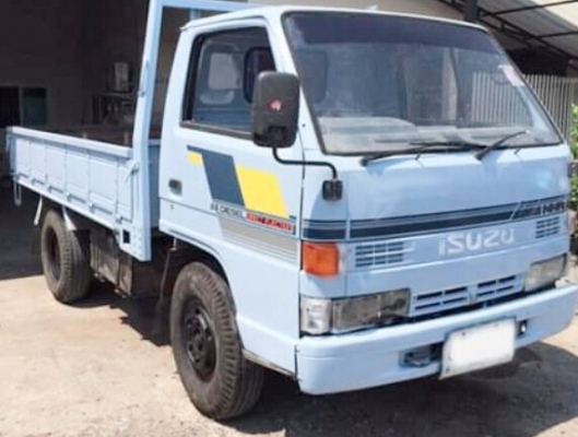 ISUZU ELF NKR 110 HP 4BE1 รถบรรทุก 4 ล้อกลาง กระบะเหล็กคาร์โก้ความยาว 3.20 เมตรพื้นไม้อย่างสวยพร้อมบรรทุกหนักได้เลยครับ เครื่องแน่นดีแรงดีไม่มีเยิ้มครับ ภายในห้องเก๋งคอนโซลสวยครบพร้อม พวงมาลัยเพาเวอร์ ช่วงล่างแน่นดีคัชซีสวยไม่มีแตกบวม ยาง 7.50 ขอบ 16 สภาพ