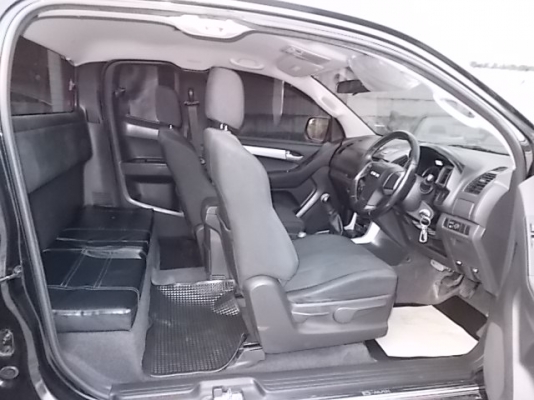 ขายisuzu v-cross3.0  4x4 แค็ป มีnavi สีดำ รถสวย ปี2012