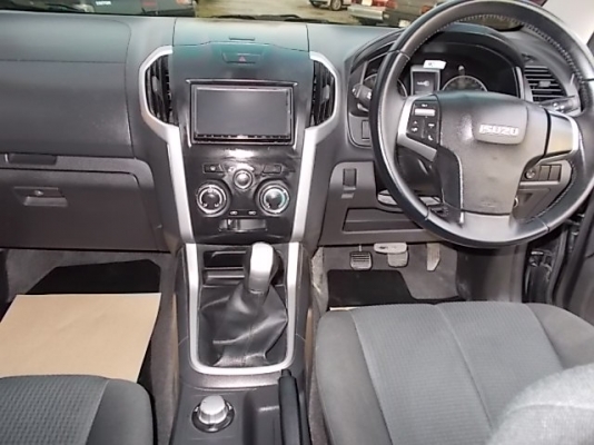 ขายisuzu v-cross3.0  4x4 แค็ป มีnavi สีดำ รถสวย ปี2012