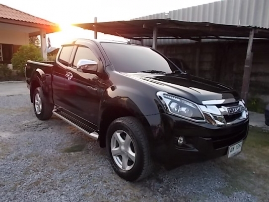 ขายisuzu v-cross3.0  4x4 แค็ป มีnavi สีดำ รถสวย ปี2012
