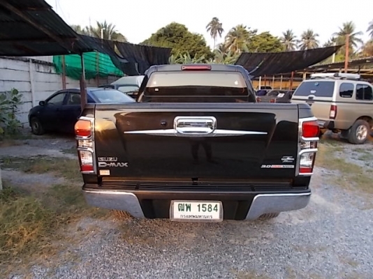 ขายisuzu v-cross3.0  4x4 แค็ป มีnavi สีดำ รถสวย ปี2012