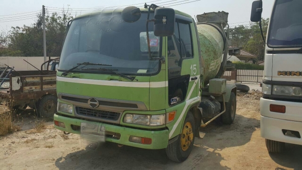 รถโม่6ล้อ