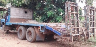 ISUZU TX 145 HP 6BB1 รถสิบล้อหัวยาวเพลาเดียว เทรลเลอร์ท้ายลาดมีหางพับไฮดรอลิกส์ขึ้นรถเกี่ยวข้าวและรถแบ็คโฮร PC 120 พร้อมลากพร้อมบรรทุกได้เลยครับ เครื่องยนต์แรงดีแห้งดีไม่เยิ้ม ภายในเก๋งคอนโซลอยู่ครบสภาพดีครับ พวงมาลัยธรรมดา เบรคลม ช่วงล่างชุดเพลาท้ายเพลาเ