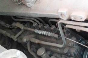 ISUZU TX 145 HP 6BB1 รถสิบล้อหัวยาวเพลาเดียว เทรลเลอร์ท้ายลาดมีหางพับไฮดรอลิกส์ขึ้นรถเกี่ยวข้าวและรถแบ็คโฮร PC 120 พร้อมลากพร้อมบรรทุกได้เลยครับ เครื่องยนต์แรงดีแห้งดีไม่เยิ้ม ภายในเก๋งคอนโซลอยู่ครบสภาพดีครับ พวงมาลัยธรรมดา เบรคลม ช่วงล่างชุดเพลาท้ายเพลาเ