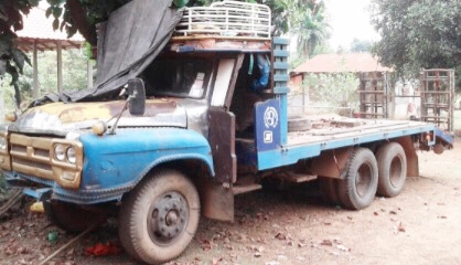 ISUZU TX 145 HP 6BB1 รถสิบล้อหัวยาวเพลาเดียว เทรลเลอร์ท้ายลาดมีหางพับไฮดรอลิกส์ขึ้นรถเกี่ยวข้าวและรถแบ็คโฮร PC 120 พร้อมลากพร้อมบรรทุกได้เลยครับ เครื่องยนต์แรงดีแห้งดีไม่เยิ้ม ภายในเก๋งคอนโซลอยู่ครบสภาพดีครับ พวงมาลัยธรรมดา เบรคลม ช่วงล่างชุดเพลาท้ายเพลาเ