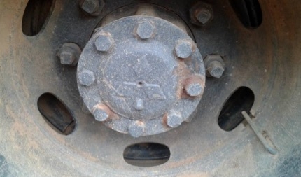 ISUZU TX 145 HP 6BB1 รถสิบล้อหัวยาวเพลาเดียว เทรลเลอร์ท้ายลาดมีหางพับไฮดรอลิกส์ขึ้นรถเกี่ยวข้าวและรถแบ็คโฮร PC 120 พร้อมลากพร้อมบรรทุกได้เลยครับ เครื่องยนต์แรงดีแห้งดีไม่เยิ้ม ภายในเก๋งคอนโซลอยู่ครบสภาพดีครับ พวงมาลัยธรรมดา เบรคลม ช่วงล่างชุดเพลาท้ายเพลาเ