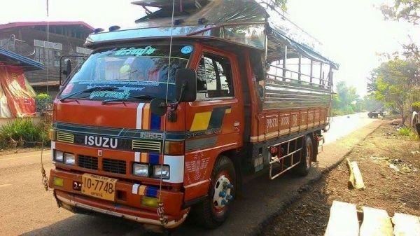 ขายคับ รถหกล้อโดยสาร 110 เกียร์สั้น ปี 35 ขายคับ รถหกล้อโดยสาร 110 เกียร์สั้น ปี 35