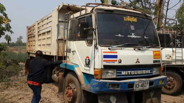 ขายรถ10ล้อ ดั้ม2เพลา FN527M-TF เครื่อง220เทอร์โบ โลฮาย10สปีด เอกสารพร้อมโอน สนใจโทร 090-8588220คุณนะ 093-3258446คุณบิว หรือเข้าดูสินค้าอื่นๆได้ที่ www.truck.in.th/498 หรือเพจFacebook ณรงค์ ซื้อขายรถมือสอง (เว็บไซต์ส่วนตัว) หรือFacebook คุณนะ รถบรรทุก