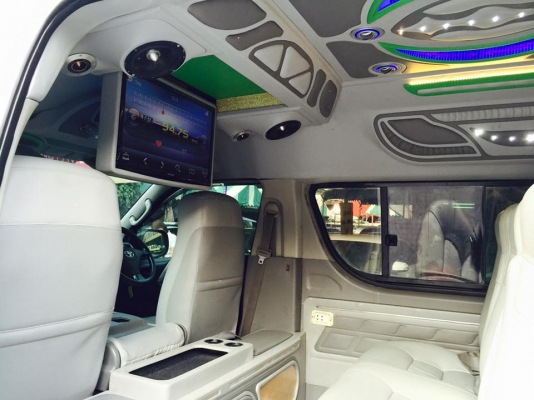 โทร 0922726669 ตันหยงเบสท์รถตู้ฝั่งธน COMMUTER ปี 2009 ดีเซลล์ แต่งวีไอพี แอร์บัส เบาะหนัง 3 แถว ราคา 829,000 บาท