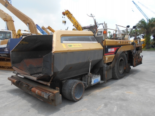 ขายรถปูยาง MITSUBISHI MF61WD ติดต่อ บ.TOPFIVE CRANE 095-7600065