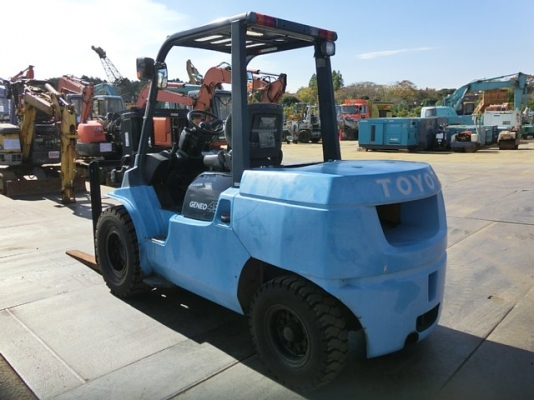 ขายรถ โฟร์คลิฟ TOYOTA 7FD45 ขายรถ โฟร์คลิฟ TOYOTA 7FD45