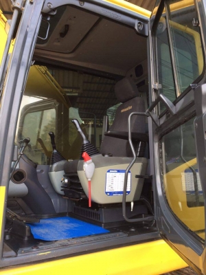KOMATSU PC200-8 (เจ้าของขายเอง) รถปี 11 5,XXX ชั่วโมง เอกสารใบแจ้งจำหน่าย (ประกันศูนย์ยังมีอยู่ ถ่ายน้ำมันเครื่องกรองน้ำมันไฮโดลิคกองฟรีอีกนาน) รถออกป้ายแดง ตัวญี่ปุ่น สีเดิม รถสวยมาก  สนใจด่วน 089-0854790