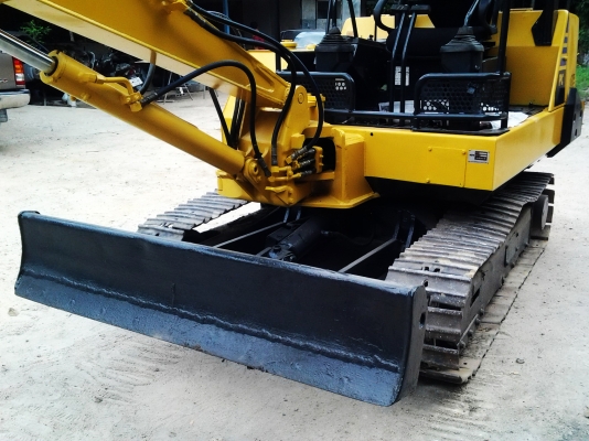 ขายด่วนรถแบ๊คโฮ KOMATSU PC30-6 กับ เทรลเลอร์ ISUZU 6 ล้อ ยกคู่ พร้อมทะเบียน ขายด่วนรถแบ๊คโฮ KOMATSU PC30-6 กับ เทรลเลอร์ ISUZU 6 ล้อ ยกคู่ พร้อมทะเบียน